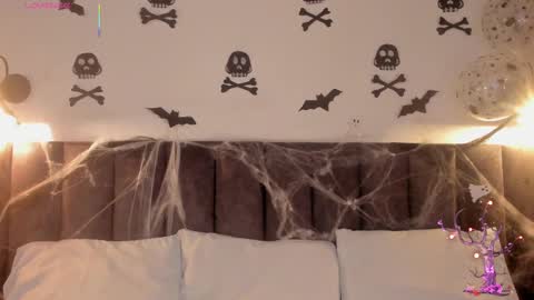 sophie_smith19 online show from October 24, 2025, 1:18 pm