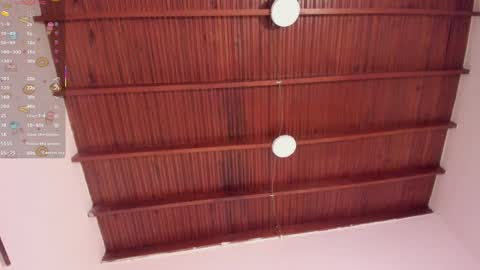 sophie_smith19 online show from March 31, 2026, 2:39 pm