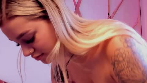 Sophie online show from March 25, 2026, 8:15 pm