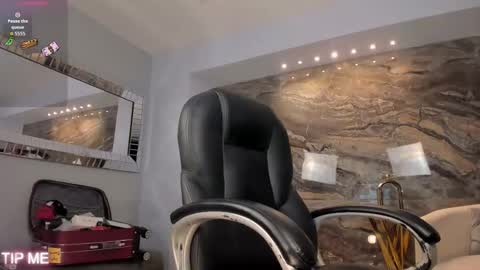 Sophie online show from November 17, 2025, 12:27 am