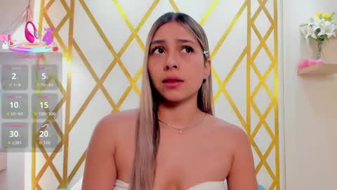 Sophie online show from April 22, 2026, 12:18 pm