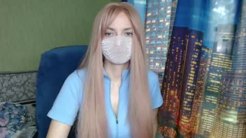 Sophie online show from June 5, 2026, 7:25 am