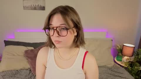Snapshot of sophieblush chatting on June 2, 2026, 6:48 am Sophia online show from June 2, 2026, 6:48 am