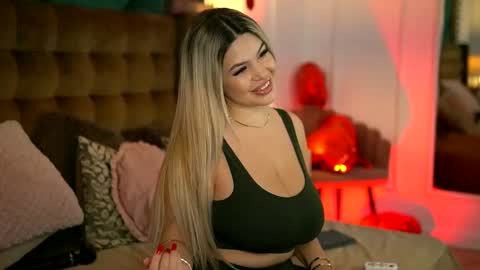 Sophie online show from September 23, 2025, 4:48 am