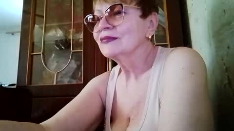 SophieBurnsX online show from May 27, 2026, 10:45 am