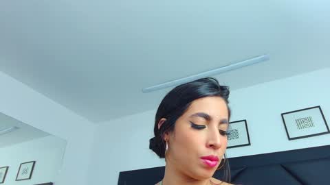 Sophie Carther online show from December 8, 2024, 3:02 pm