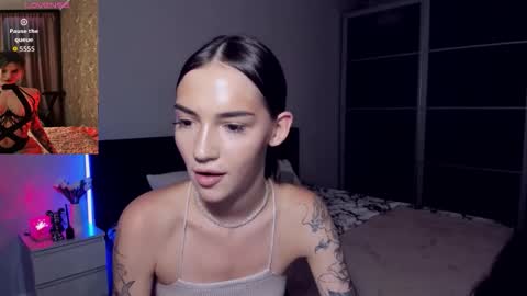 Sophie online show from September 8, 2025, 7:46 pm