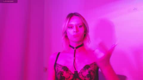 Snapshot of sophiediamond_x chatting on October 2, 2025, 7:43 pm sophiediamond_x online show from October 2, 2025, 7:43 pm