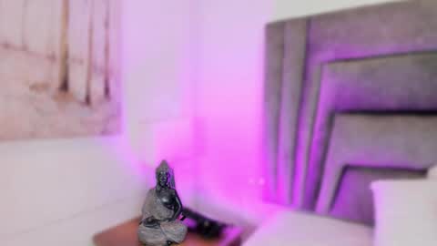 Sophie  online show from September 25, 2025, 11:25 am