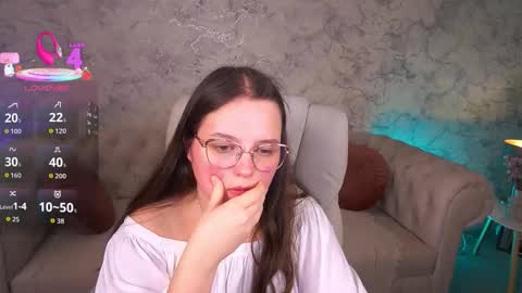 sophieedreams online show from October 3, 2025, 7:55 pm