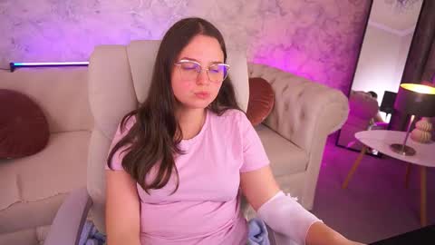 sophieedreams online show from October 21, 2025, 2:40 pm