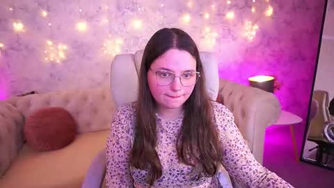 sophieedreams online show from March 3, 2026, 8:26 pm