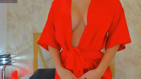 Sophie online show from December 21, 2025, 1:40 pm