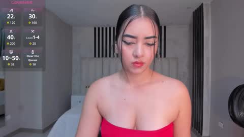 Sophie online show from November 30, 2025, 11:31 pm