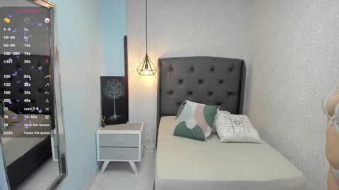 Sophie  online show from February 5, 2025, 1:00 pm