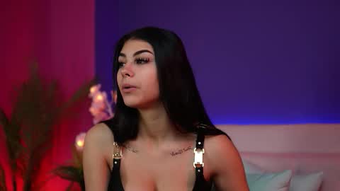  Sophie  online show from January 7, 2026, 6:54 pm