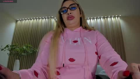 Snapshot of sophiepalmerx chatting on May 28, 2026, 11:40 am Sophie Palmer online show from May 28, 2026, 11:40 am