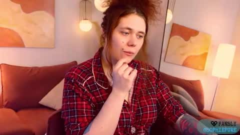 Sophie online show from February 17, 2026, 10:16 pm