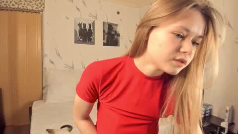 SophieRayne online show from January 12, 2026, 7:08 pm