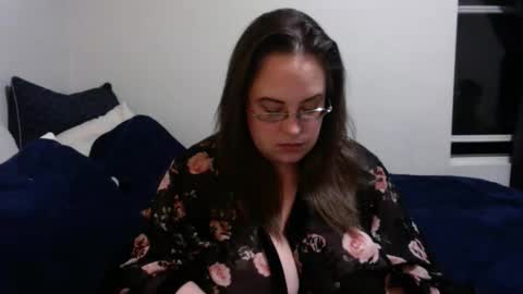 Snapshot of sophiesixxx chatting on December 18, 2025, 5:57 am Sophie Sixxx online show from December 18, 2025, 5:57 am