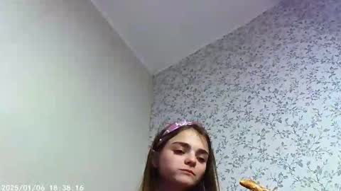 Sophie and my bestie Mandy    online show from January 5, 2025, 8:21 pm