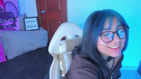 Snapshot of sophievv chatting on February 4, 2026, 8:14 pm Sophie online show from February 4, 2026, 8:14 pm