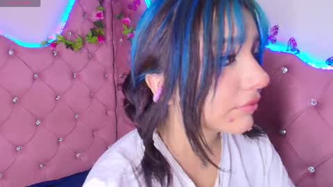   Sophie  online show from April 17, 2026, 7:39 pm