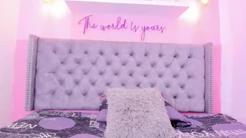 Snapshot of sophiia_77 chatting on February 4, 2026, 10:36 pm Sophii online show from February 4, 2026, 10:36 pm