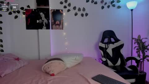 Sophie online show from November 8, 2025, 7:12 pm