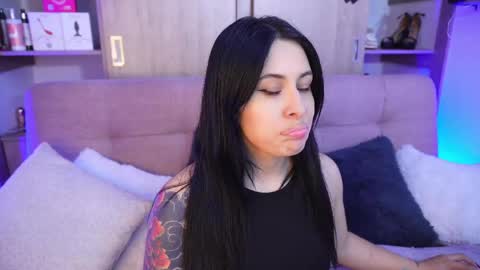 Sophiie online show from April 15, 2026, 2:18 am