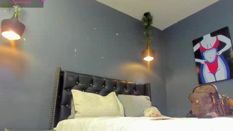 Sophie Taylor online show from October 13, 2025, 11:27 pm