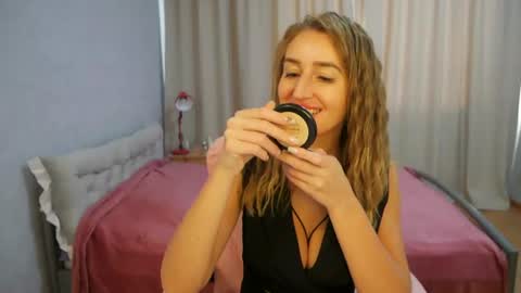 Sophi online show from July 25, 2026, 8:45 am
