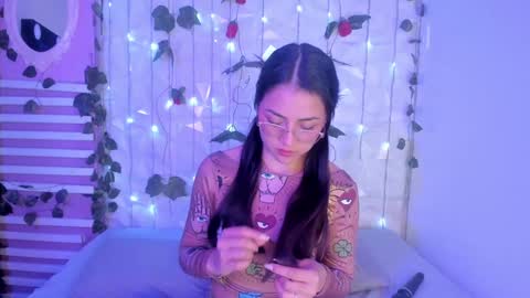 Snapshot of sophy_smilesweet chatting on December 12, 2024, 4:21 pm SOPHY ROGERS online show from December 12, 2024, 4:21 pm