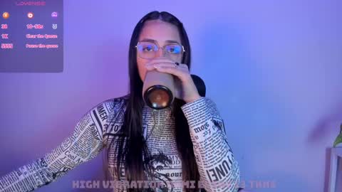 Snapshot of sophy_smilesweet chatting on December 16, 2024, 11:33 am SOPHY ROGERS online show from December 16, 2024, 11:33 am