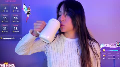 Snapshot of sophy_smilesweet chatting on December 18, 2024, 2:38 pm SOPHY ROGERS online show from December 18, 2024, 2:38 pm