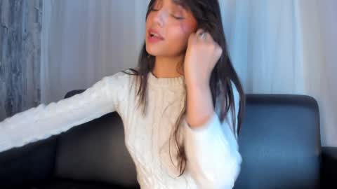 Snapshot of sophy_smilesweet chatting on January 10, 2025, 5:34 pm SOPHY ROGERS online show from January 10, 2025, 5:34 pm