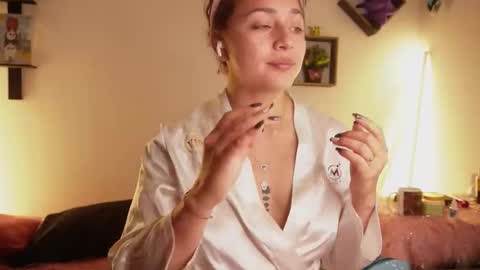 Snapshot of sophy_smilesweet chatting on November 1, 2025, 11:56 am SOPHY ROGERS online show from November 1, 2025, 11:56 am