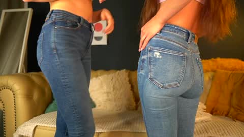 Sophydiva online show from November 11, 2025, 6:24 am