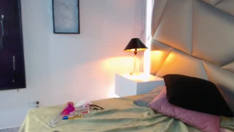 sophye_logan online show from December 26, 2024, 6:09 am