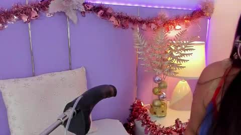 Sophy online show from December 18, 2025, 12:00 pm