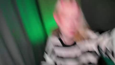 soska_albinosk online show from January 8, 2026, 12:40 pm