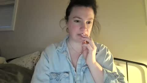 NaughtyMommy online show from May 18, 2026, 1:35 am