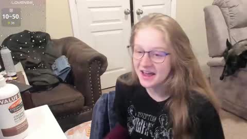 Bunnydathug online show from December 15, 2025, 8:51 am