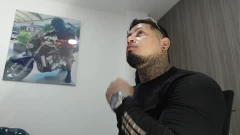 soy_apolo online show from September 11, 2025, 3:17 am