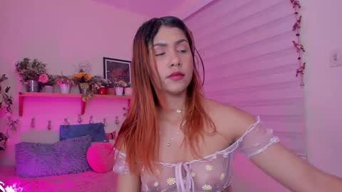 Sarah Valentina online show from February 11, 2025, 9:53 am