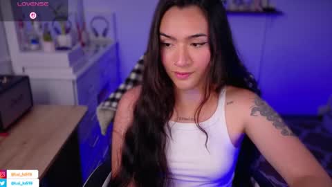 Luisa    online show from November 19, 2025, 5:02 pm