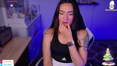 Luisa    online show from December 18, 2025, 11:22 pm