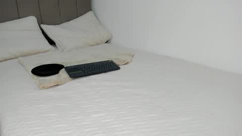 Instagram Soyamandaa  1 online show from April 3, 2026, 11:36 pm