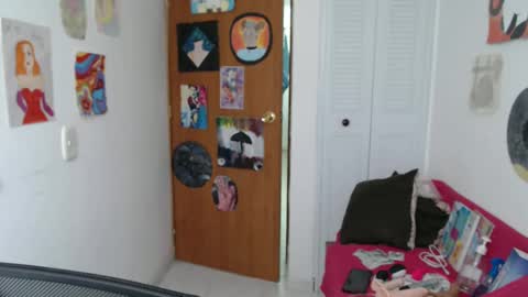 Nana Bela  online show from November 9, 2025, 8:40 pm