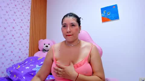 SoyQueen online show from May 18, 2026, 4:07 am